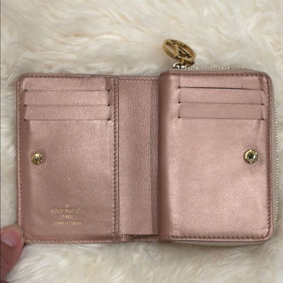 Louis Vuitton Lou Coussin Wallet Pink Lambskin Monogram Authentic Gold Hardware - Picture 14 of 16